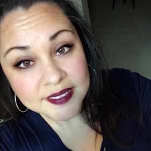 Meet your Posher, Deborah